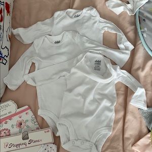 Longsleeve onesies SOLD